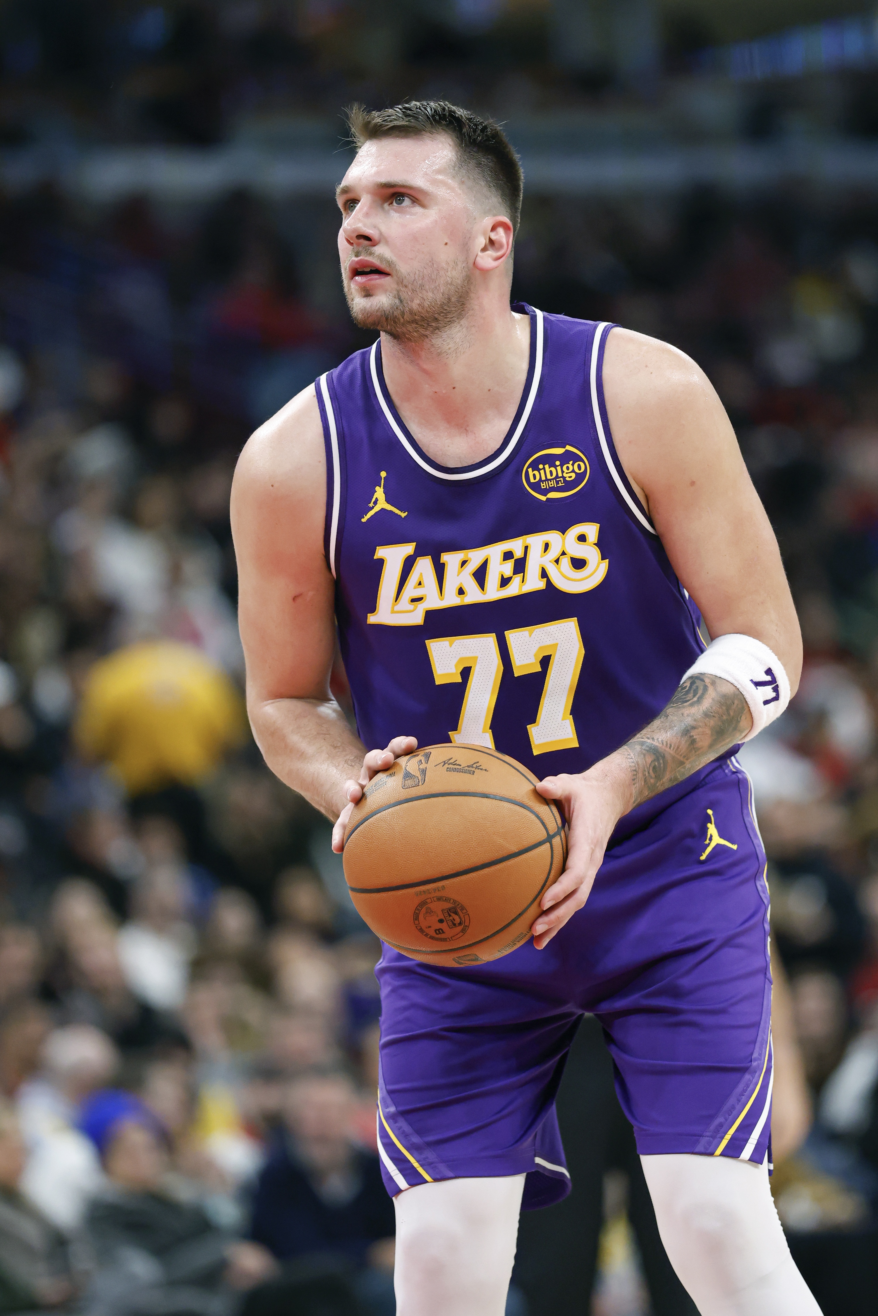 b体育官网-东契奇在湖人生涯砍4次45+两双 追平奥尼尔&amp;并列队史第一多